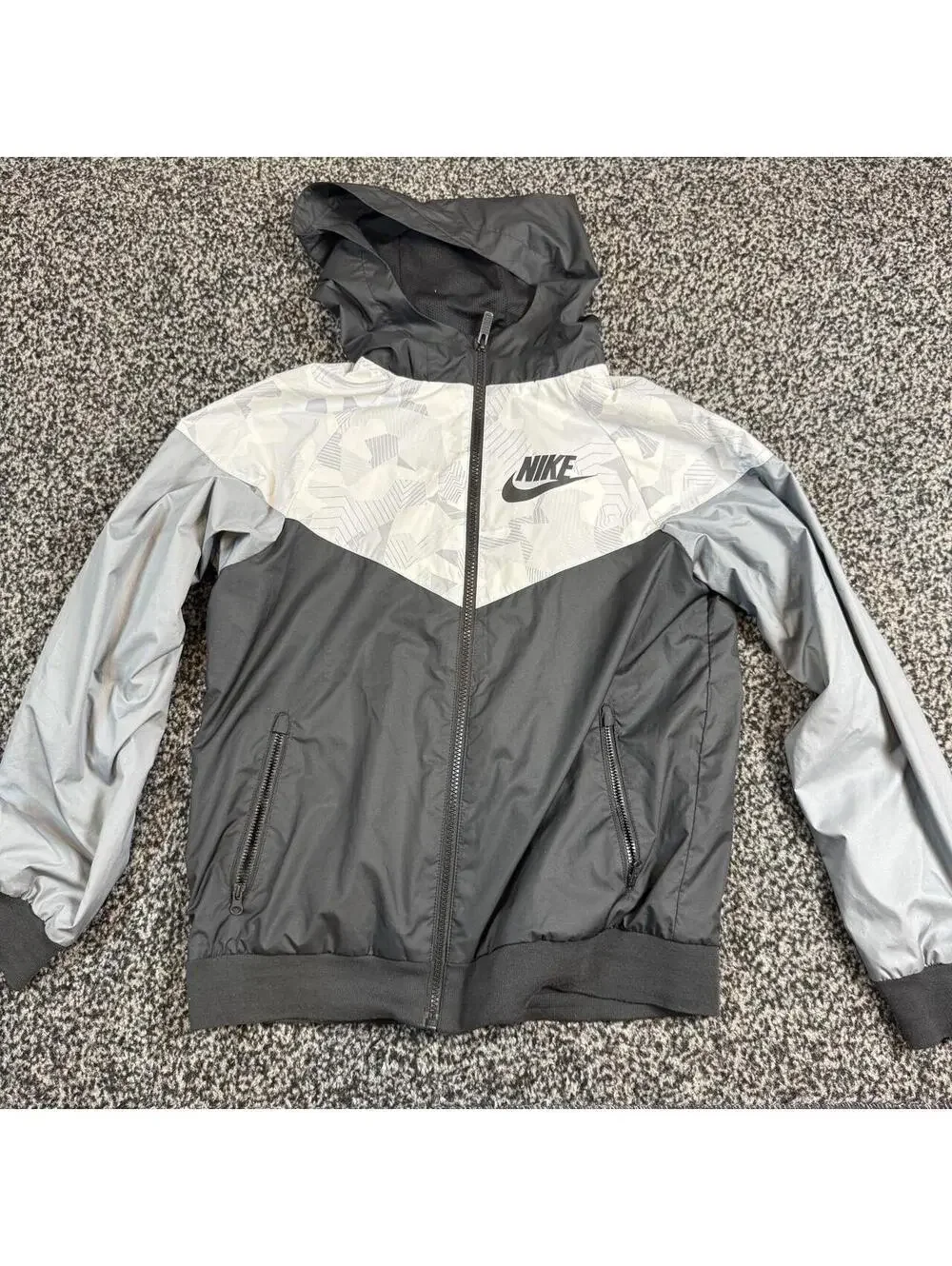 Nike Windbreaker Jacket L Gray White Color Block Geometric